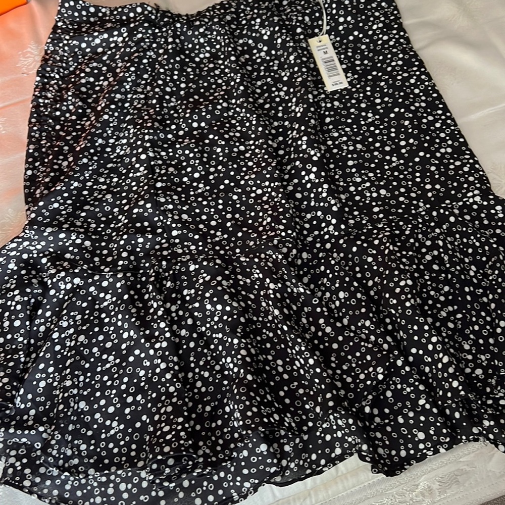 Sexy black and white casual skirt with Tags